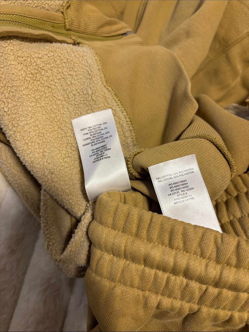 Aritzia TNA Cozy AF Fleece Zip Hoodie and Shorts Set
Hoodie size 1 shorts size S - Picture 5 of 5